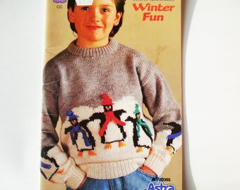 DIVERTIMENTO INVERNALE Modelli di maglia per bambini Patons Beehive 693 Maglione Maglione Pullover Pinguini Orso pattinatore Coniglietti di neve Conigli Pupazzo di neve Bambino