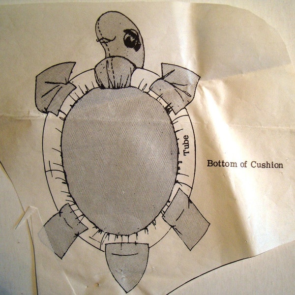 Vintage postorder patroon ontwerp 504. TV schildpad kussen patroon. Grote Soft Sculpture Tortoise speelgoed.