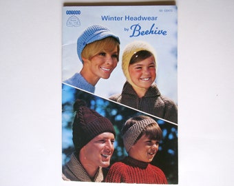 WINTER HEADWEAR Pattern Booklet 118 Patons Alveare Maglieria Uncinetto Modelli Cappelli Toques Fasce Per cuffie Cuffie Cappelli Caschi Cloche Berretti Tams