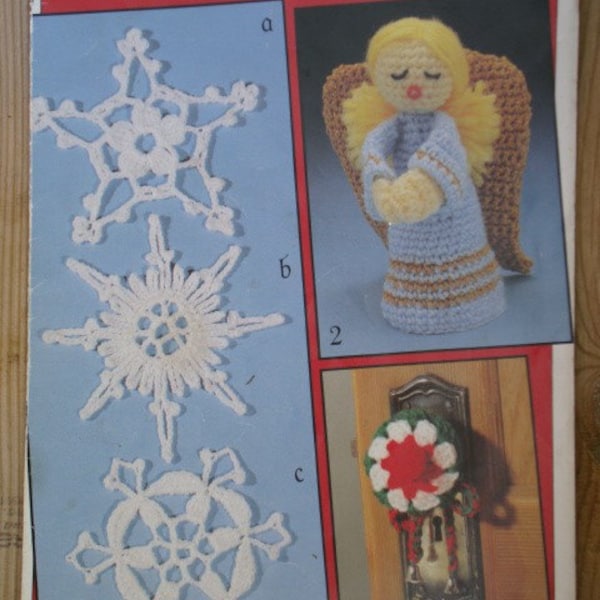 Patons Christmas Crochet Pattern No.1013 Snowflakes, Angel, Door Knob Cover, Place Mats, Stocking, Holly, Slippers