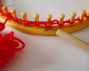 Grote weefgetouwhaak. Nancy-kurk- of breinaald 11 mm (0,45 inch). Bamboe handvat. Weefgetouwbreinaald. Sokkenhaak. (K)