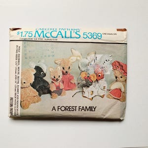 McCalls 5369 Sewing Pattern A FOREST FAMILY Stuffed Plush Animal Toys Two Sizes 10" or 12.5" Wolf Squirrel Mouse Skunk Rabbit Woodchuck