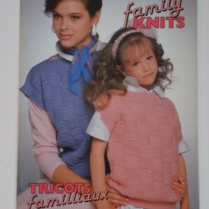 FAMILY KNITS Patterns Booklet Patons Beehive 487 for Men Women Children Sweaters Vests Pullovers Jumpers Aran Vest Mom'n'me Classic Timeless