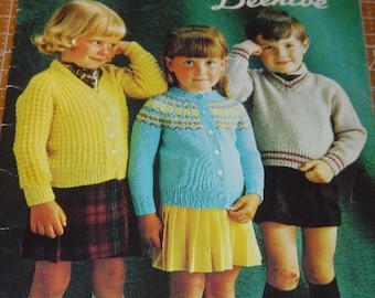 Libro de patrones de moda preescolar para tallas 1 a 6 de Beehive Patons No. 110 Suéteres y cárdigans para niños