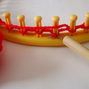 Grote weefgetouw haak. 10 mm (0,4 inch) kurk- of brei-nancy haak. Bamboe handvat. Loom breihaak. Sokweefgetouw haak. (F)