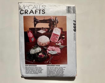 Cartamodello McCalls Crafts 7399 657 SEW ORGANIZED per cucito, astuccio per aghi, puntaspilli, borsa e molto altro!