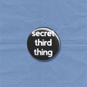 Geheime dritte Sache Anstecknadel|Non-binary Badge Anstecknadel|Trans Anstecker|Skurrile Anstecknadel||