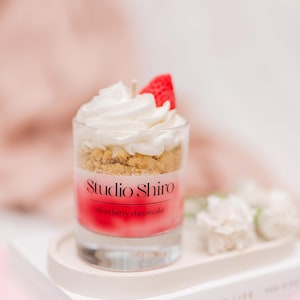 Bougie dessert gâteau au fromage aux fraises | Bougie à la fraise | Bougie dessert | Bougies parfumées | Cadeaux pour elle | Cadeaux pour maman | Cadeaux d&#39;anniversaire