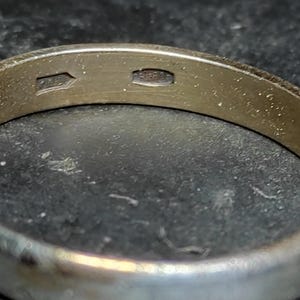 Anel vintage ucraniano em ouro vermeil, fabricado pela Kyiv Jewelry Factory KJZ. Autêntico anel minimalista em prata de lei banhada a ouro, tamanho 8,5.