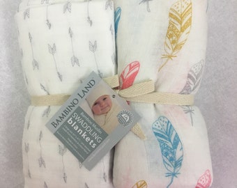 Plumes - Flèches Muslin Swaddle Set de 2 - mousseline douce, bambou /coton mélange. Idéal pour emmailloter, couverture d’allaitement, couverture de voyage et plus