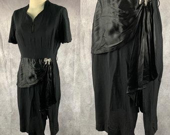 1940s Dress Vintage 40s Black Rayon Satin Sequin Bow Detail Film Noir Vamp Dress (S/M)