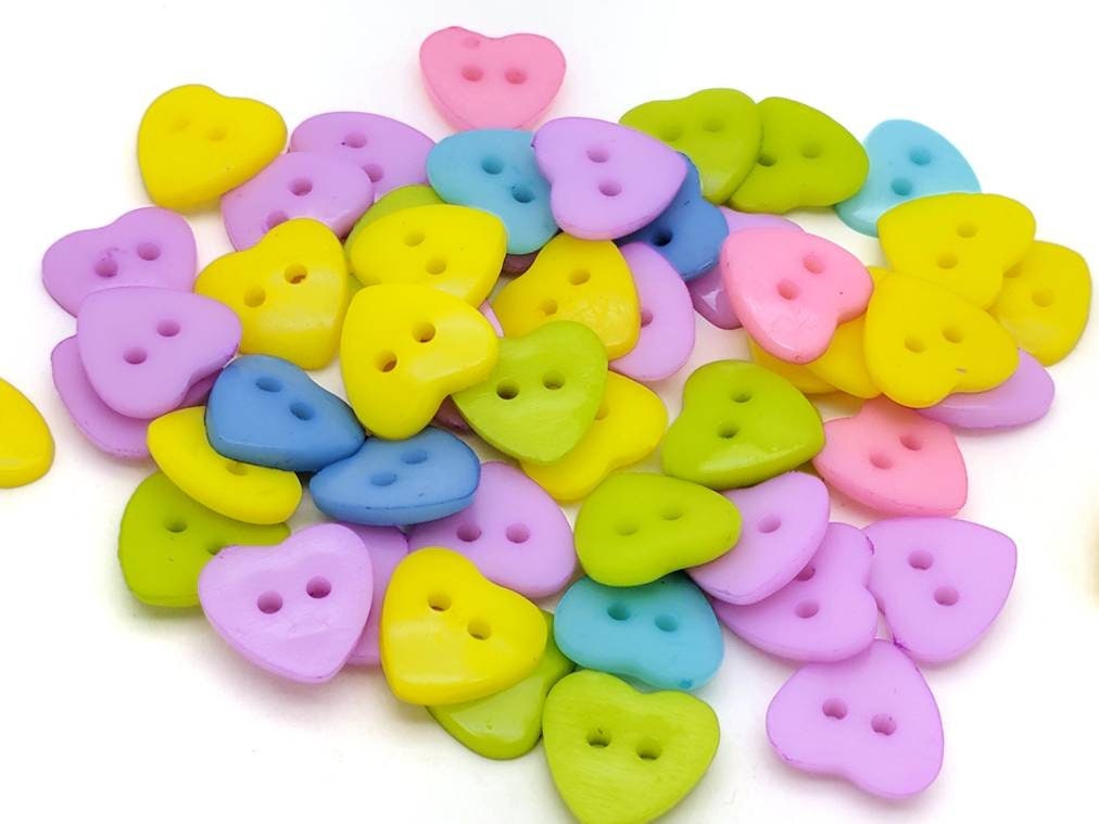  Meetppy 200pcs 14MM Heart Shaped Multicolor 2 Holes Plastic  Sewing Buttons for Sewing Scrapbooking Knitting