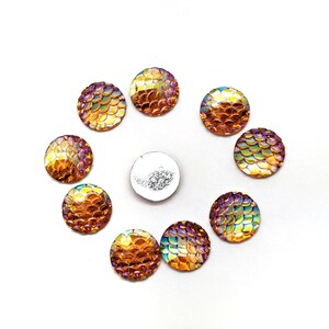 Cabujón redondo de resina con parte trasera plana de resina arcoíris amarilla de 12 mm para la fabricación de joyas. Adorno de escamas de dragón inspirado en la fantasía, 10 o 20 piezas