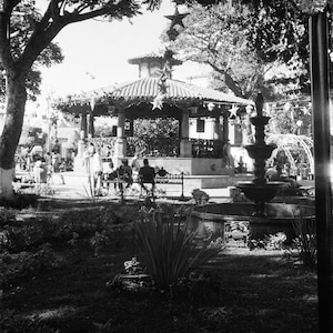 Fotografía analógica; Arte; Blanco y negro -> Impresión de Praga, Cartel de película, Película de 35MM, Valle de Bravo, Cartel de México