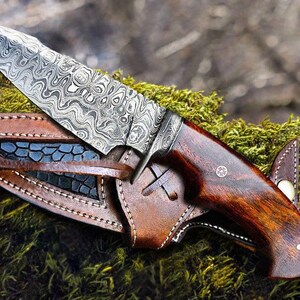 Handmade Damascus Hunting Knife with Rosewood & Olivewood
