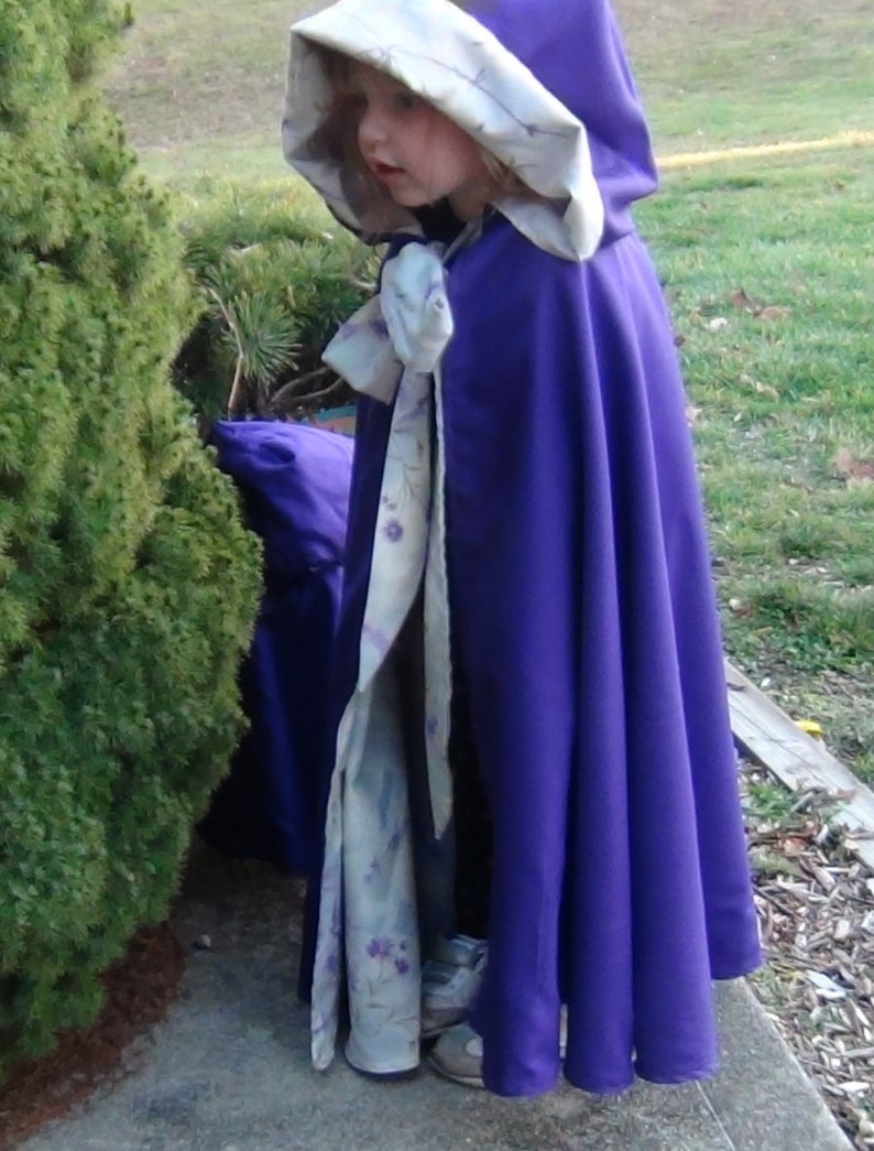 GIRLS HOODED CAPE Pattern Sizes 2 to 6 image 4