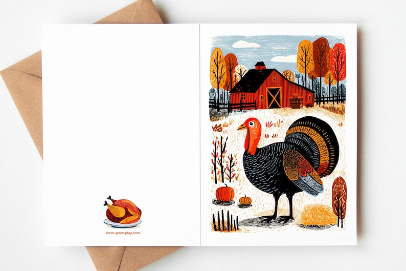 K&ouml;nnte beinhalten: Thanksgiving-Gru&szlig;karte mit einer farbenfrohen Illustration einer Truthahn, K&uuml;rbissen und einer roten Scheune in einer Herbstlandschaft. Die Karte ist ge&ouml;ffnet, mit einem gebratenen Truthahn links und der Website learn-grow-play.com.