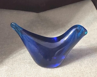 Vintage Cobalt Blue Glass Bird Paperweight – Art Glass Bluebird Collectible