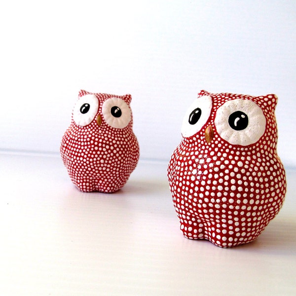 Owls Salt and Pepper shakers Red and White Owls