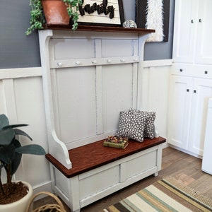 Dollhouse Miniature 1:12 scale Hall Bench