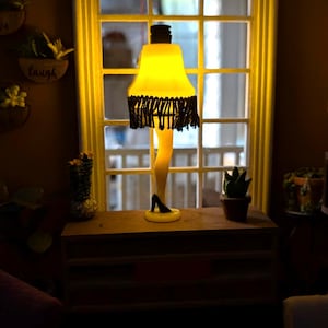 Dollhouse Miniature 1:12 Light up leg lamp