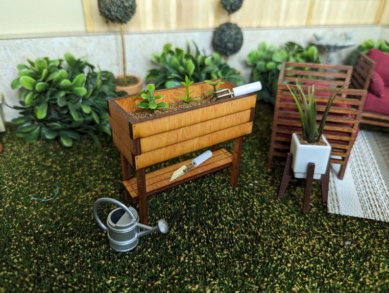 Dollhouse Miniature 1:12 scale Garden Trug Bild 6