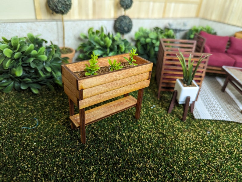 Dollhouse Miniature 1:12 scale Garden Trug Bild 8