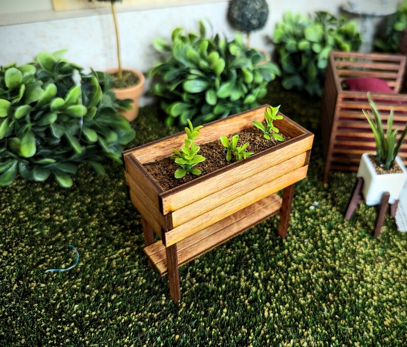 Dollhouse Miniature 1:12 scale Garden Trug Bild 7