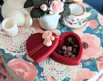 Dollhouse Miniature 1:12 Valentine heart box with tiny chocolate