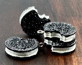 Glitzernde Schokoladen-Sandwich Cookie Charms (qty 4)