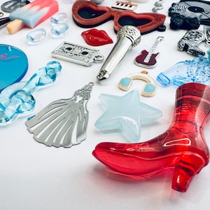 The Taylor Swift Collection of Charms, Trinkets and miniatures image 3
