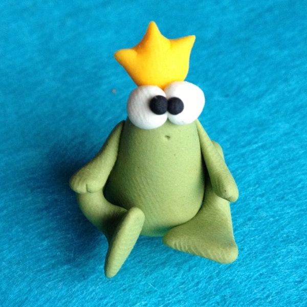 Prince Frog (Ranocchietto Verde) - A Little Polymer Clay Creation - No19