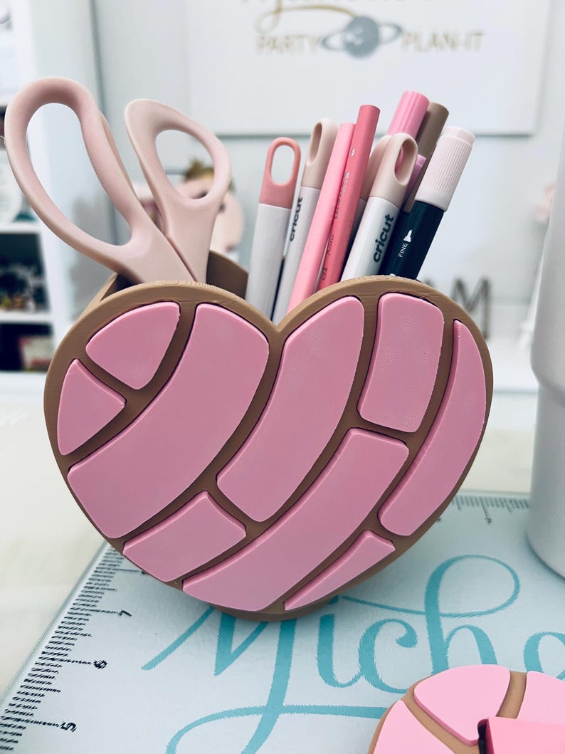 Concha Desk Organizer: Mexican Pan Dulce Decor, Pen & Note Holder Heart Pen Holder