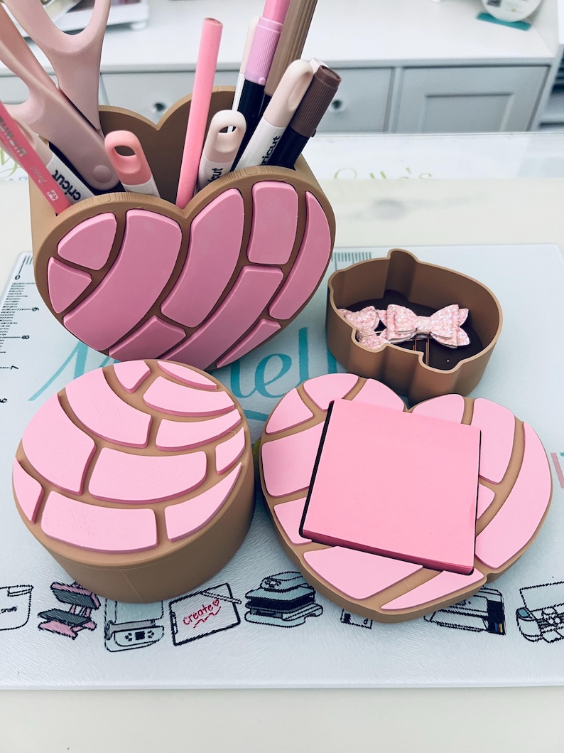 Concha Desk Organizer: Mexican Pan Dulce Decor, Pen & Note Holder afbeelding 9