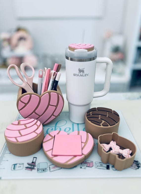 Concha Desk Organizer: Mexican Pan Dulce Decor, Pen & Note Holder