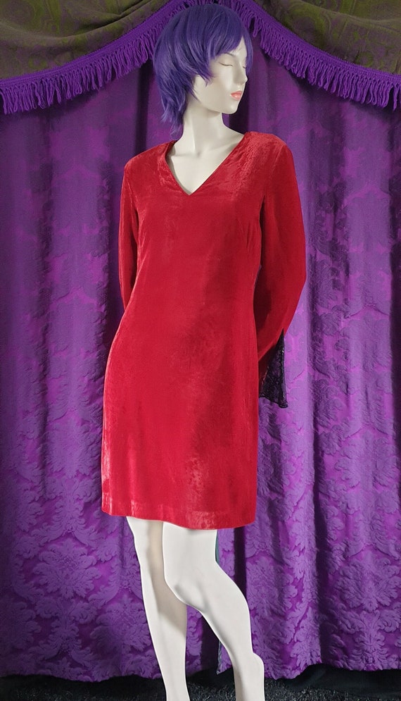 red shimmy dress Tamara Shirred Chiffon Midi Dress / Red | MESHKI