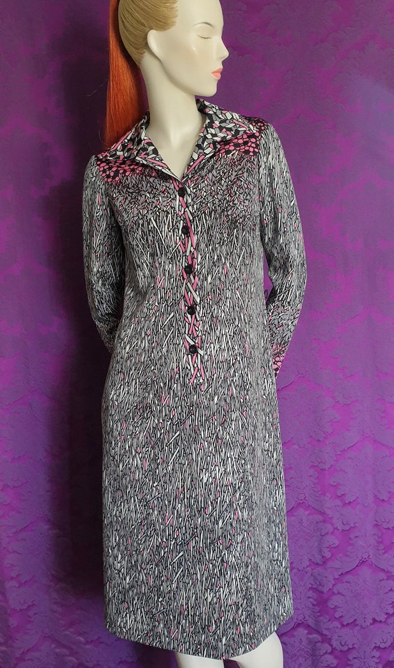 Vintage 1970s Grey and Pink Print Shirtdress Norma