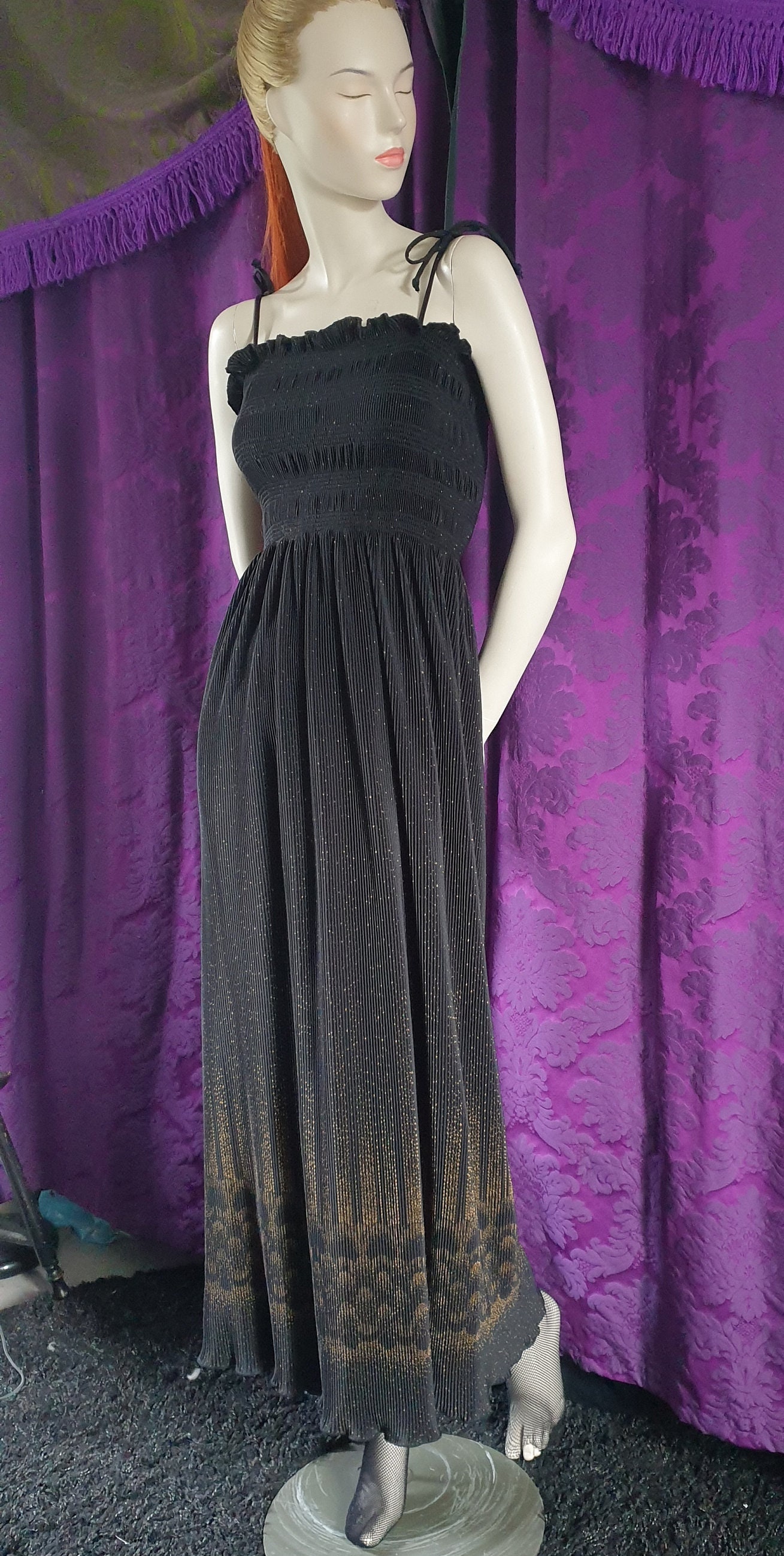 【完売品】サンサカエプチ　Laura smocked dress 546010_LEPP_LS_1F9