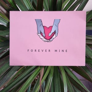 Cartão de Dia dos Namorados Forever Mine, Cartão de Feliz Dia dos Namorados, Cartão de Dia dos Namorados para Imprimir com Mãos Segurando um Coração, Download DIGITAL