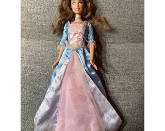 Mattel Barbie Princess and the Pauper Erika Brunette Blue Pink Gown 2004 WORKS