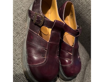 Dr. Martens 8366 Oxblood Burgundy Leather T-Bar Mary Janes England Talla 7
