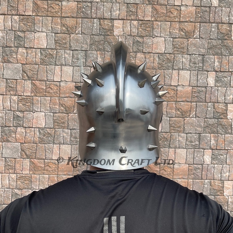 Maximus Gladiator Helmet Russell Crowe Helmet for Cosplay Prop Gladiator Experience the feel of a warrior by wearing this Maximus Gladiator helmet Inspired by the iconic helmet worn by Russell Crowe in the popular movie Gladiator.