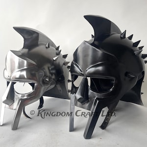 Casco Gladiator Maximus de edición especial con 25 púas