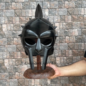 Casco de gladiador Maximus edición negra Casco Russell Crowe con soporte de exhibición