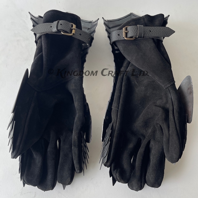 ringwraith_nazgul_gauntlets