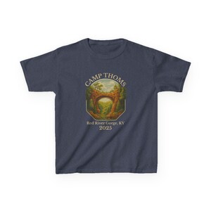 Camiseta de campamento para niños, camiseta de aventura, camiseta de diversión al aire libre, ropa de campamento de verano, camiseta con estampado de naturaleza para jóvenes, equipo de recuerdos de campamento