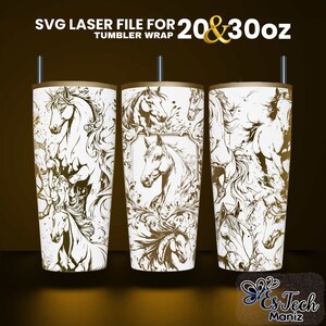 Puede incluir: Archivo SVG l&aacute;ser para envoltura de vaso de 20 y 30 oz con fondo blanco y dise&ntilde;o en blanco y negro de caballos y patrones florales.