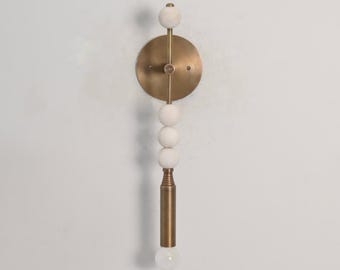 Vägglampa i mässing i marmor, mitten av århundradet, modern stil