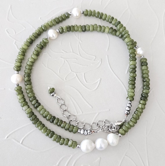 Green Jade and Pearl Beaded Necklace