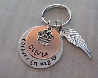 Forever in my heart Pet Memorial Keychain / Cat Remembrance Gift / Personalized Dog Memorial / Personalized Pet Loss Gift